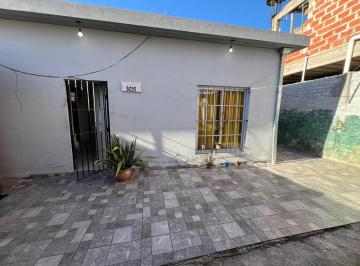 Casa · 60m² · 3 Ambientes · 1 Cochera · Casa en Alquiler