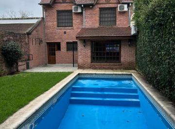 Casa · 192m² · 5 Ambientes · 3 Cocheras · Chalet 5 Ambientes en Castelar Sur