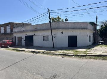 Bodega-Galpón · 187m² · 3 Ambientes · 1 Cochera · Venta - Galpon / Taller - con Posibilidsd de Local