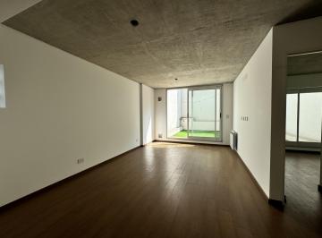 Departamento · 52m² · 3 Ambientes · Venta - Departamento 1 Dormitorio con Patio Contra Frente - Centro, Rosario.