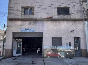 Bodega-Galpón · 354m² · 5 Ambientes · Venta - Galpón con Casa de 2 Dorm. y Patio - Bella Vista, Rosario.