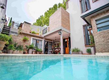 Casa · 189m² · 5 Ambientes · 2 Cocheras · Venta - Casa de 4 Dorm. Pileta Cochera - Barrio Azcuénaga, Rosario.