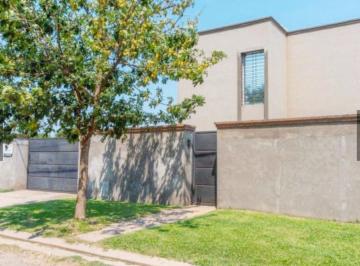 Casa · 110m² · 5 Ambientes · 2 Cocheras · Casa de 3 Dorm. en Acequias del Aire, Roldan