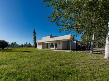 Casa · 109m² · 5 Ambientes · 1 Cochera · Casa - Pinares del Sur