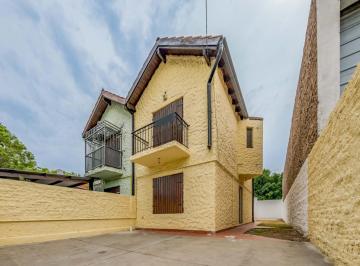 Casa · 65m² · 3 Ambientes · 1 Cochera · Casa en Granadero Baigorria