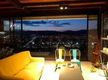 Casa · 235m² · 5 Ambientes · 2 Cocheras · Venta Casa 3 Dorm. en Country "La Cuesta", La Calera.