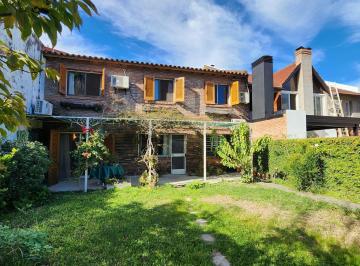 Casa · 224m² · 5 Ambientes · 1 Cochera · Casa en La Horqueta 3 Dorm.