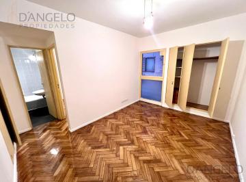 Departamento · 30m² · 2 Ambientes · 2 Amb Luminoso - Pisos Plastificados - Cocina Independ - Placard - Conexion Pa