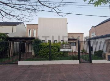 Casa · 135m² · 4 Ambientes · Casa en Venta en Rafaela, B° Pizzurno