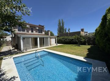 Casa · 173m² · 6 Ambientes · 1 Cochera · Casa en B C La Candela