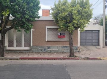 Casa de 5 ambientes, Córdoba · Apto Bancor y Otros. Cba Cap. B° Los Platanos. Felix Paz Al 1100. Casa 3 Dor.