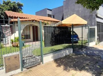 Casa · 55m² · 2 Ambientes · 1 Cochera · Venta Casa 2 Amb con Patio y Cochera Avellaneda
