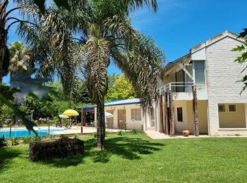 Casa · 300m² · 7 Ambientes · Casa Quinta en Alquiler - Roldan