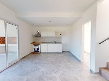 Casa · 60m² · 4 Ambientes · 1 Cochera · Venta de Casa 4 Ambientes en Barrio Laguna Azul