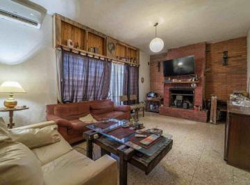 Casa · 66m² · 3 Ambientes · 1 Cochera · Venta Casa 3 Amb L Propio C Cochera Villa de Mayo