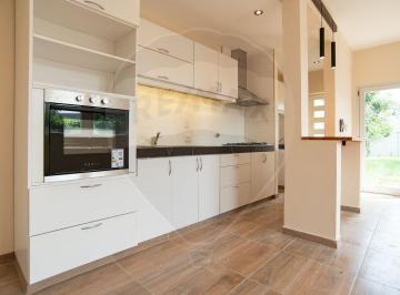 Casa · 90m² · 3 Ambientes · 1 Cochera · Casa Duplex en Venta 2 Dorm. Gonnet