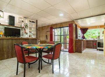 Casa · 106m² · 4 Ambientes · 1 Cochera · Casa en Venta de 1 Dormitorio y Cochera en Abasto.