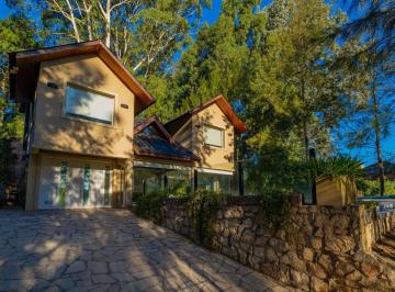 Casa · 140m² · 4 Ambientes · 1 Cochera · Venta Casa con Piscina Sierra de Los Padres
