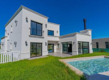 Casa · 230m² · 5 Ambientes · 1 Cochera · Venta Casa 5 Ambientes Zona Arenas Chico