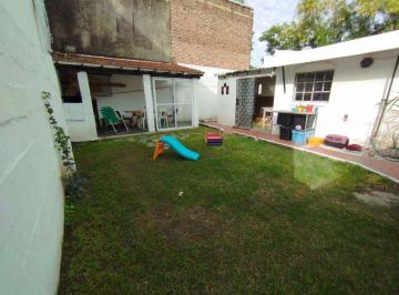 Casa · 67m² · 3 Ambientes · 1 Cochera · Casa 3 Ambientes en Virreyes con Escritura