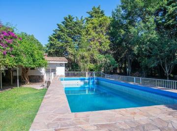 Casa · 108m² · 4 Ambientes · Venta Casa con Piscina y Parque