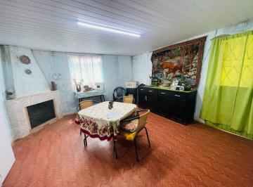 Casa · 62m² · 2 Ambientes · 1 Cochera · Venta Terreno con Mejoras San Luis Sur