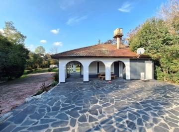 Quinta vacacional · 75m² · 2 Dormitorios · 8 Cocheras · Casa Quinta Venta o Permuta El Pato 8300 m² Pileta