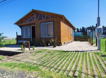 Casa · 50m² · 3 Ambientes · 1 Cochera · Cabaña con Pileta en Barrio San Jose II