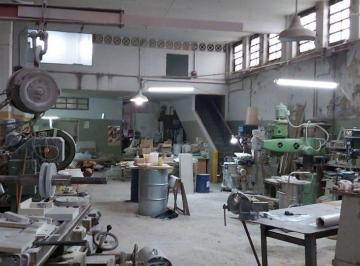Bodega-Galpón · 650m² · Venta Galpon Monte Grande 650 m² y 15x90 de Terreno