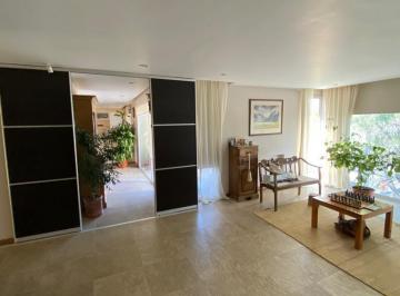 Hall de recepcion · Propiedad Destacada en Venta - Comodoro Rivadavia - Amplia Casa en Km3