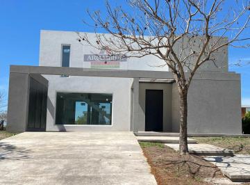 Casa · 177m² · 5 Ambientes · 2 Cocheras · Casa en Vistas