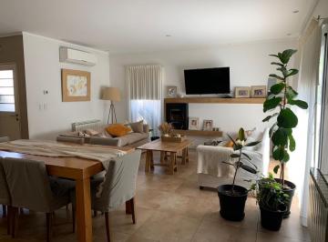 Casa · 102m² · 4 Ambientes · 2 Cocheras · Casa en Venta de 4 Ambientes y Cochera y Amenities en Lomas de Zamora Oeste