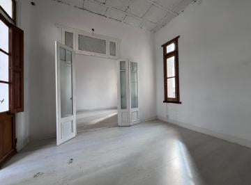 Casa · 95m² · 5 Ambientes · Casa de Pasillo en Alquiler / Maipu 1500