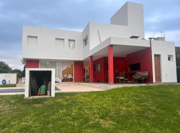 Casa de 8 ambientes, Córdoba · Casa en Venta