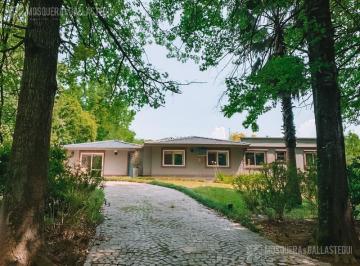 Casa · 150m² · 5 Ambientes · Casa en Alquiler con Muebles en Pilar Village.