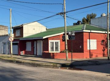 PH · 65m² · 3 Ambientes · 1 Cochera · PH en Venta en Calle 164 Entre 20 y 21. Berisso