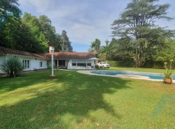 Quinta vacacional · 232m² · 6 Ambientes · 4 Cocheras · Venta de Quinta con Pileta - Maschwitz - Apto Credito