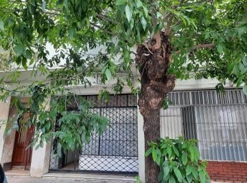 Local comercial · 30m² · Santander Al 1100 - P. Chacabuco - Cap Fed - Local en Alquiler