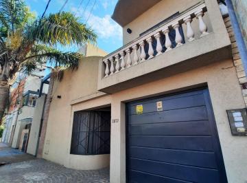 Casa · 117m² · 3 Ambientes · 1 Cochera · Casa en Lanus