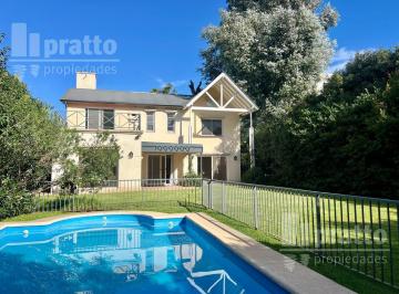 Casa · 267m² · 6 Ambientes · Casa en Venta y Alquiler de 3 Dorm. en Villa Bertha