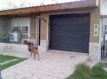 PH · 130m² · 4 Ambientes · 1 Cochera · PH Cuatro Ambientes Cochera y Terraza en Alquiler en Wilde