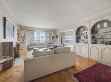 Departamento · 213m² · 5 Ambientes · 1 Cochera · Amplisimo Piso de 5 Ambientes Sobre Av Callao