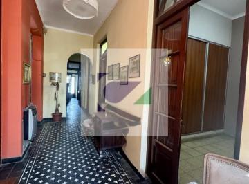 Casa · 250m² · 7 Ambientes · 1 Cochera · Casa en Venta General Paz Al 500, Barrio Sur.