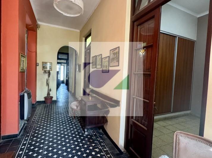 Casa · 250m² · 7 Ambientes · 1 Cochera