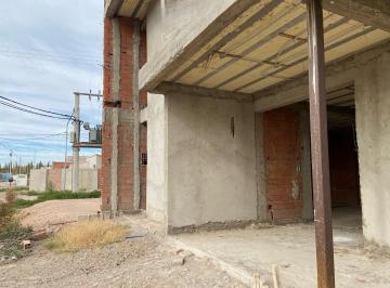 Casa · 250m² · 8 Ambientes · Venta de Casa en Confluencia Rural