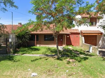 Casa · 130m² · 3 Ambientes · Chalet en Parque Luro a Reciclar