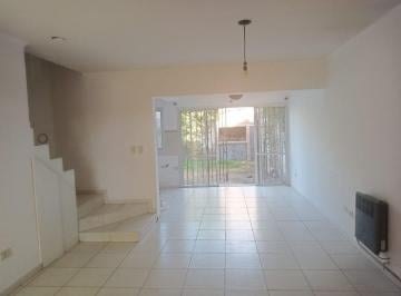 Casa · 74m² · 3 Ambientes · 1 Cochera · Alquiler Casa Duplex en Guaymallen - Semiprivado