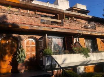 Casa · 256m² · 5 Ambientes · 4 Cocheras · Excelente Duplex de 6 Amb 256 m² G/jardin 1/2 Cdra Av S,.fe