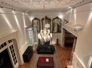 Casa · 504m² · 9 Ambientes · 1 Cochera · Impresionante Casa en San Telmo. Impecable y Magestuosa de 9 Ambientes. Chacabuco 1500