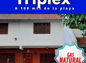 Departamento · 70m² · 4 Ambientes · 1 Cochera · Alquiler Anual en Mar de Ajó: Triplex Amplio, Gas Natural.